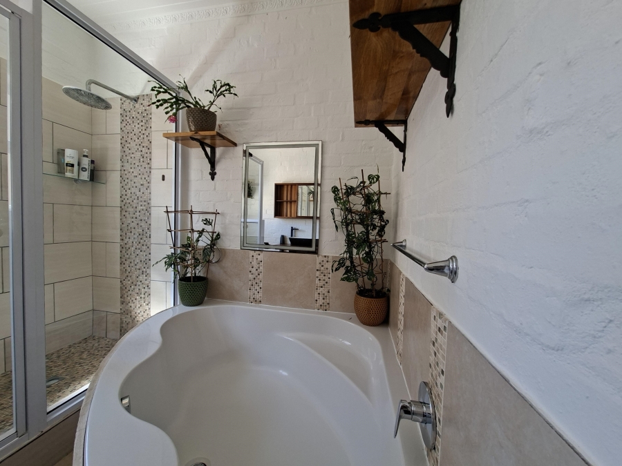 2 Bedroom Property for Sale in Pringle Bay Western Cape